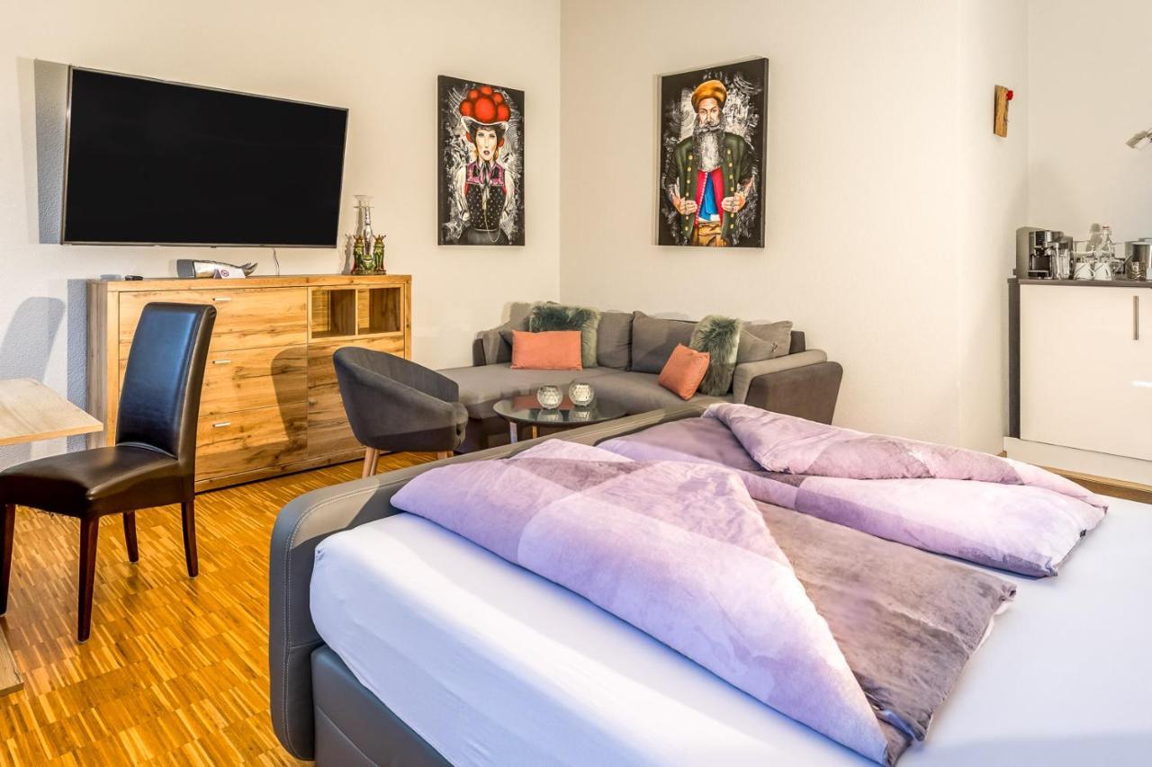 Schwarzwaldzimmer & Schwarzwald Design Apartment รอทท์ไวล์ ภายนอก รูปภาพ