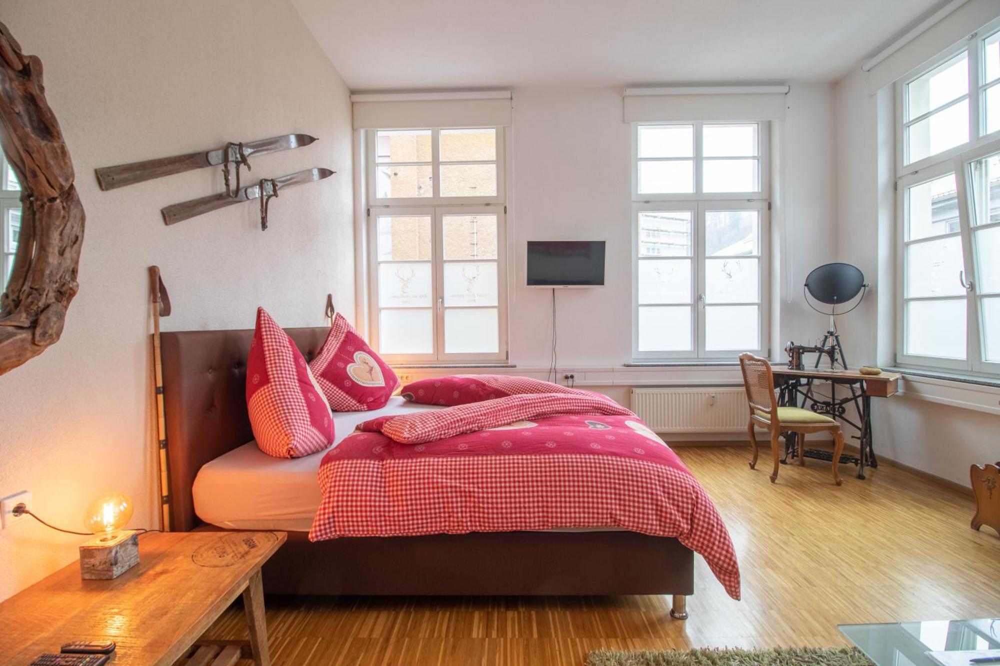 Schwarzwaldzimmer & Schwarzwald Design Apartment รอทท์ไวล์ ภายนอก รูปภาพ